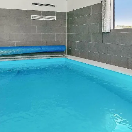24 Person In Holiday home