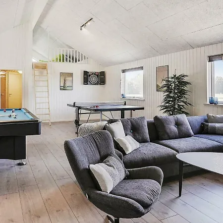 24 Person In Holiday home