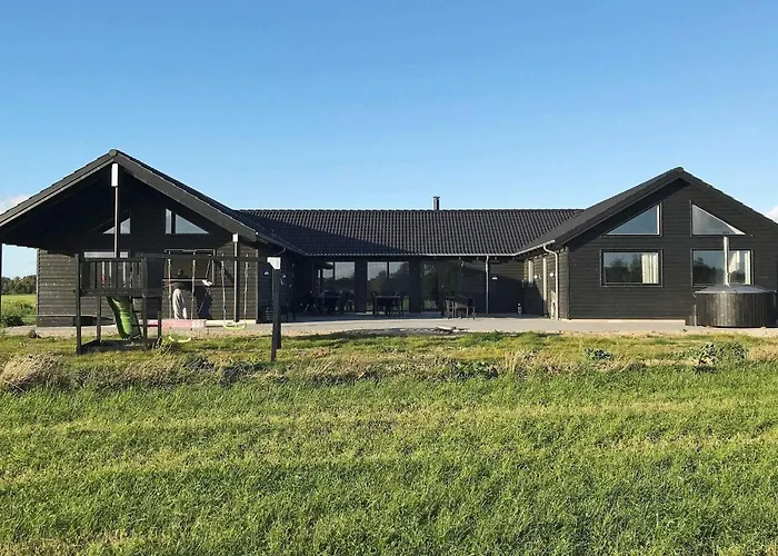 בית נופש Luxury Retreat With Pool - By Traum *