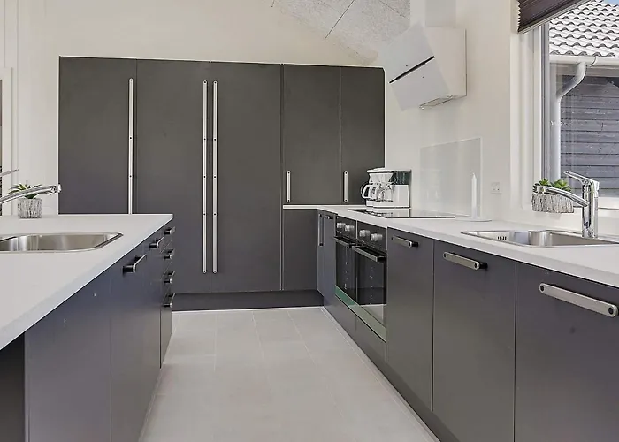 Luxury Retreat With Pool - By Traum Nyaraló Stege